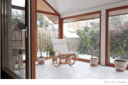 Möbel mit dem Goldenen M