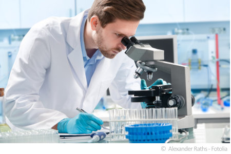 Zuverlässige Testdurchführung im Labor: Eine Laboranalyse kann eine sinnvolle Alternative zum Gutachter sein. 