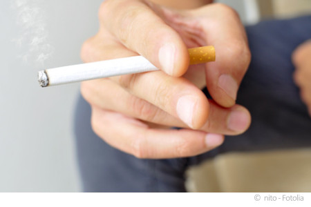 Zigarettenrauch enthält viele Schadstoffe, die sich in Ihrer Raumluft anreichern.